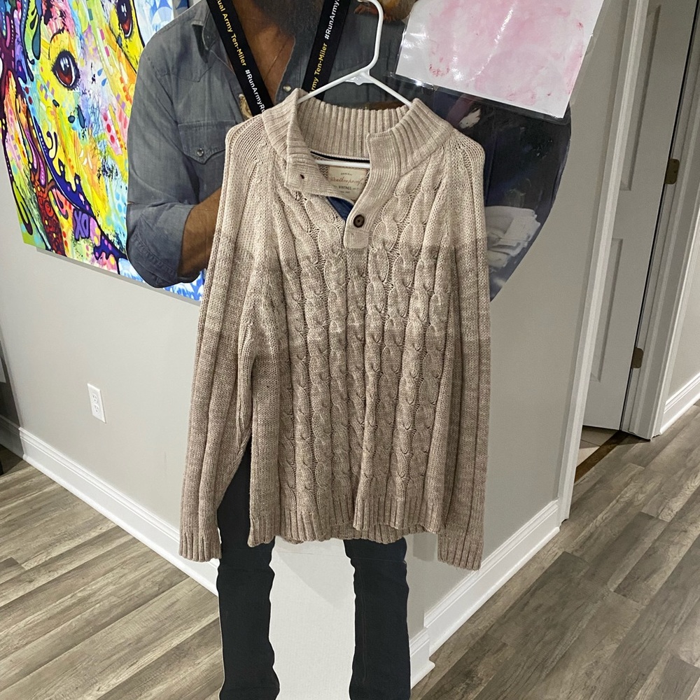 Men’s XL beige/tan sweater